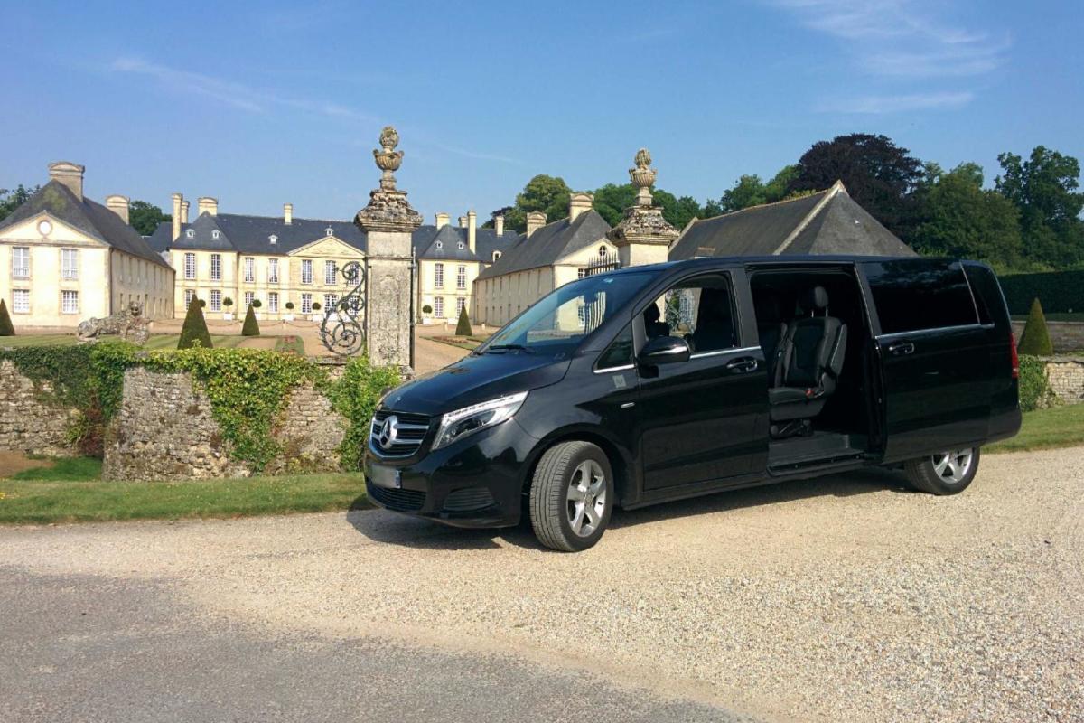 Vans Luxes 3 à 7 passagers Vans Luxes 3 à 7 passagers